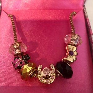 ❤️❤️SOLD❤️❤️Betsey Johnson necklace